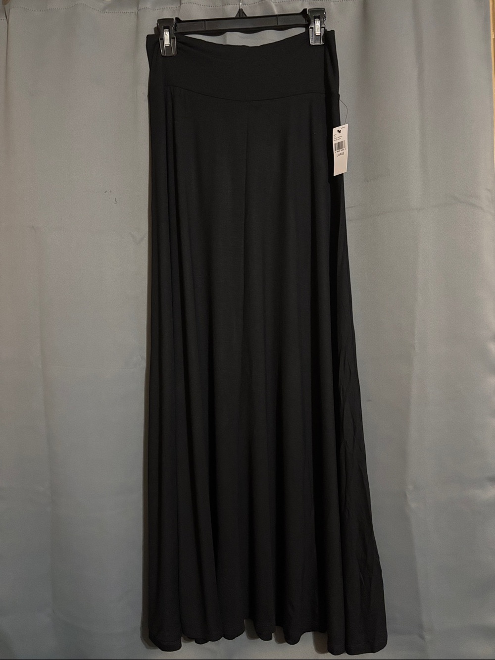AGB Black Flowy Maxi Skirt NWT Large